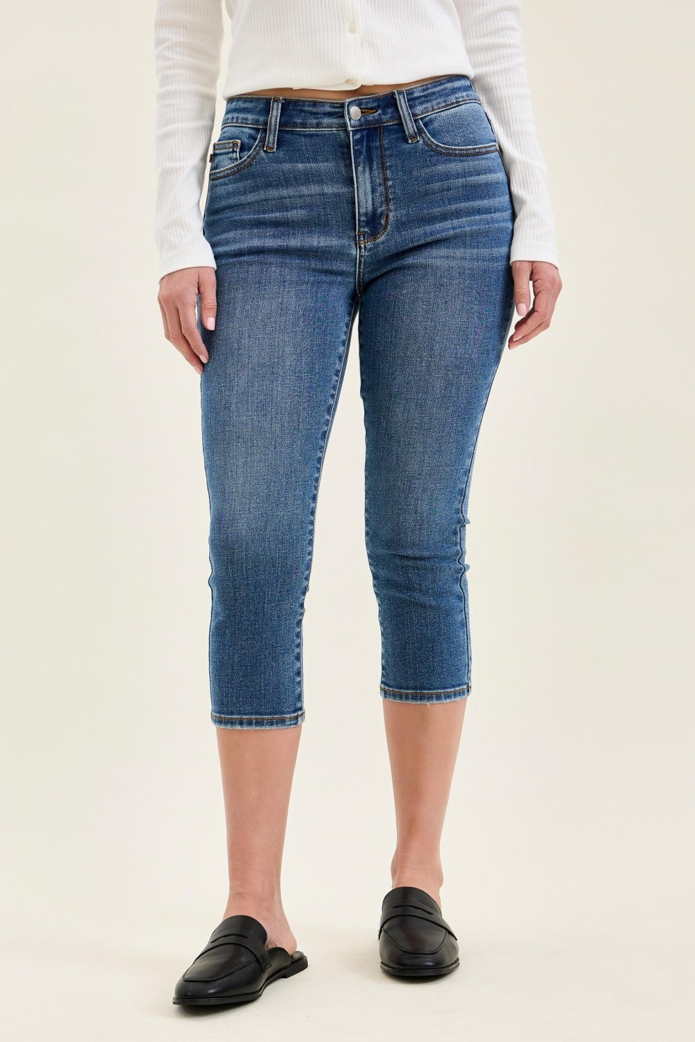 Judy Blue Mid-Rise Stretch Capri Jeans
